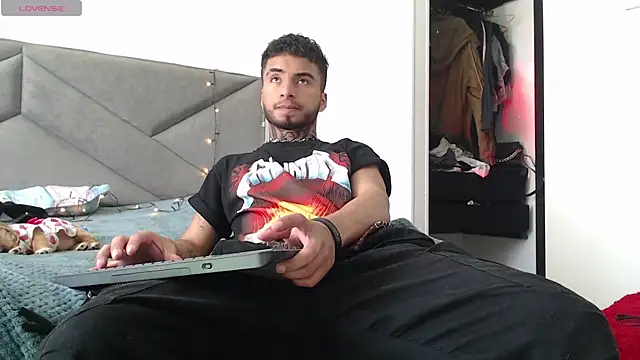 JuanCamiilo 66 online show from 03-10-25, 07:40