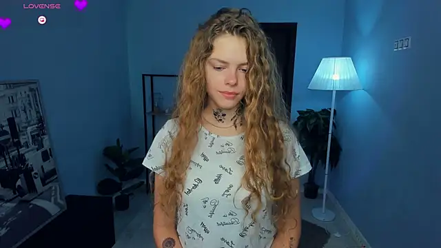 RayaNenlia online show from 10-20-25, 05:08