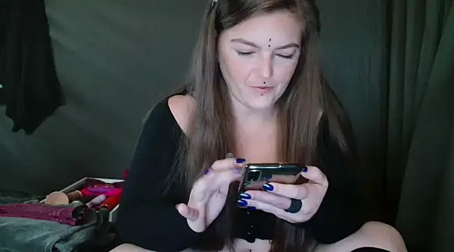 Snapshot of SherineDivine chatting on 12-05-24, 10:44 SherineDivine online show from 12-05-24, 10:44