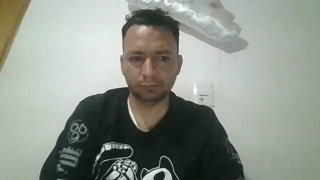 Snapshot of angeljz4 chatting on 03-09-26, 06:06 angeljz4 online show from 03-09-26, 06:06