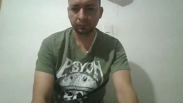 Snapshot of angeljz4 chatting on 04-25-26, 07:44 angeljz4 online show from 04-25-26, 07:44