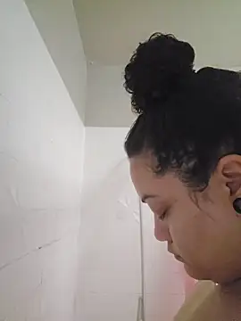 honeeyyy pot online show from 10-25-25, 07:05