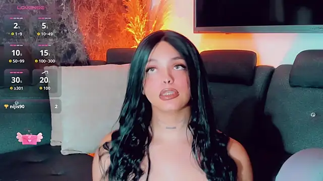 Emmaa Saenz  online show from 05-19-26, 01:56