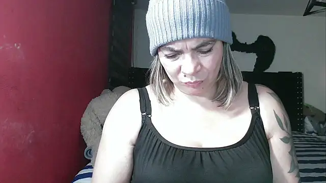 charlotedoll online show from 02-08-26, 01:42