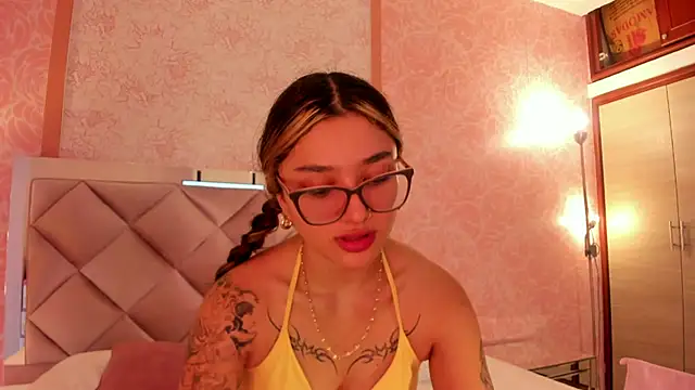 Arianavillada online show from 10-17-25, 03:10