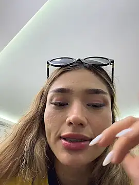 Snapshot of Arianavillada chatting on 07-04-26, 05:13 Arianavillada online show from 07-04-26, 05:13