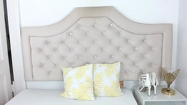 Snapshot of AbbyPleasure chatting on 12-11-24, 08:47 AbbyPleasure online show from 12-11-24, 08:47