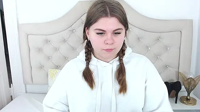 Snapshot of AbbyPleasure chatting on 12-24-24, 11:17 AbbyPleasure online show from 12-24-24, 11:17