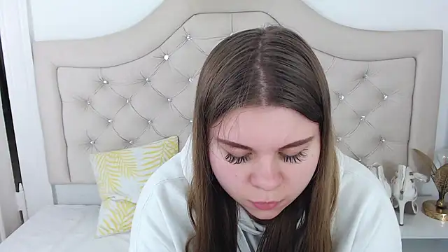 Snapshot of AbbyPleasure chatting on 01-15-25, 01:20 AbbyPleasure online show from 01-15-25, 01:20