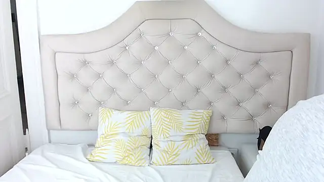 Snapshot of AbbyPleasure chatting on 01-30-25, 03:51 AbbyPleasure online show from 01-30-25, 03:51