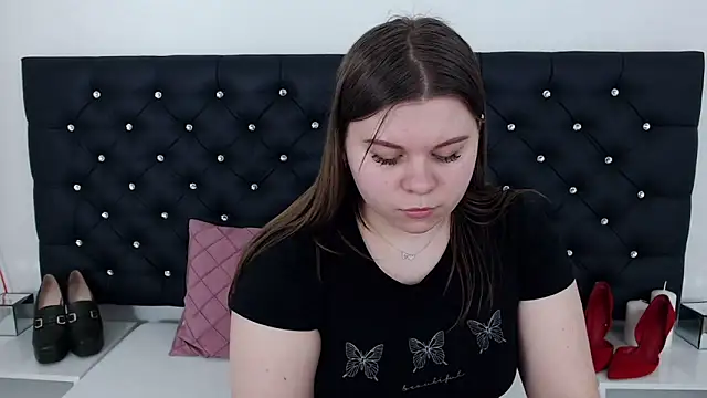 Snapshot of AbbyPleasure chatting on 03-10-25, 04:25 AbbyPleasure online show from 03-10-25, 04:25