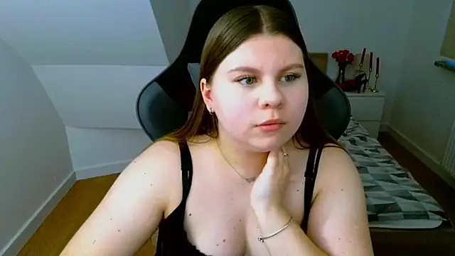 Snapshot of AbbyPleasure chatting on 02-27-26, 04:40 AbbyPleasure online show from 02-27-26, 04:40