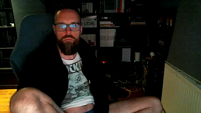 Snapshot of MeSteff chatting on 06-05-26, 09:42 MeSteff online show from 06-05-26, 09:42