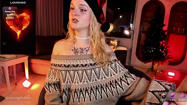 Snapshot of misschloe__ chatting on 12-12-24, 11:14 misschloe online show from 12-12-24, 11:14
