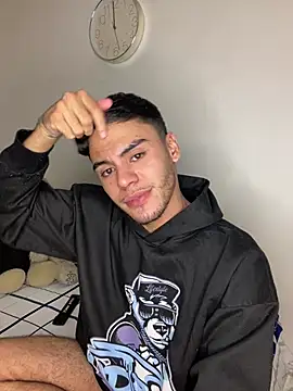 liam genner  online show from 02-10-26, 05:44