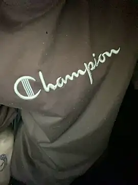 oguuxum online show from 04-05-26, 08:39