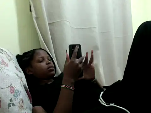 queen-sasha online show from 10-22-25, 05:24