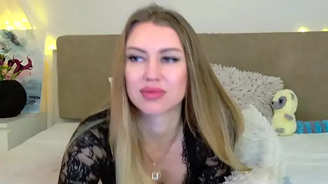 LuisaSin online show from 02-23-26, 07:50