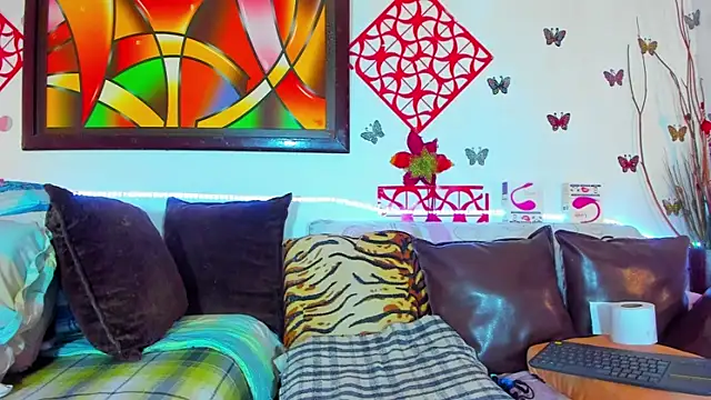 Snapshot of SQUIRTBRUNETE chatting on 05-04-26, 10:39 SQUIRTBRUNETE online show from 05-04-26, 10:39