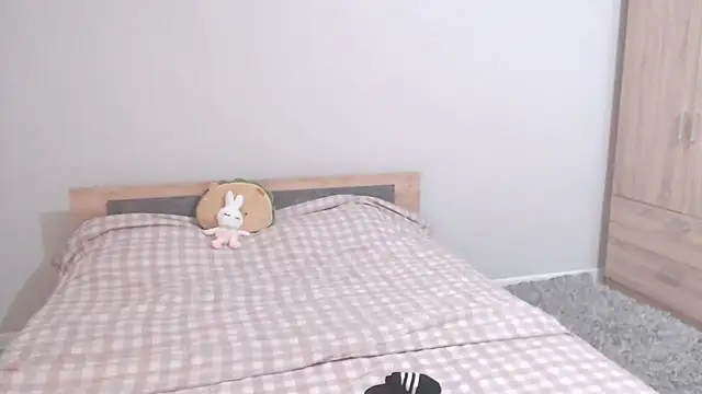 Snapshot of your_angela chatting on 12-15-25, 07:12 your angela online show from 12-15-25, 07:12