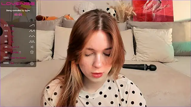 Frau Lina online show from 11-16-25, 02:33