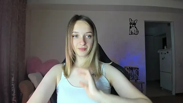 Snapshot of RouseReed chatting on 06-17-26, 05:21 RouseReed online show from 06-17-26, 05:21