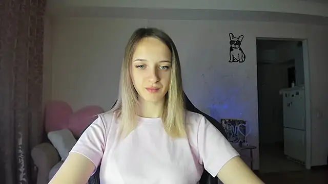 Snapshot of RouseReed chatting on 06-18-26, 05:08 RouseReed online show from 06-18-26, 05:08
