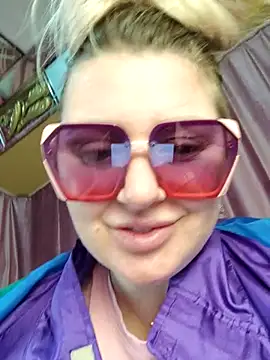 Snapshot of LadyLolyPop_ chatting on 05-08-26, 03:34 LadyLolyPop online show from 05-08-26, 03:34
