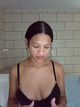 Snapshot of By_Aninha chatting on 11-25-25, 08:20 By Aninha online show from 11-25-25, 08:20