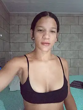 Snapshot of By_Aninha chatting on 12-15-25, 12:09 By Aninha online show from 12-15-25, 12:09