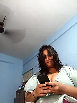 Snapshot of HottyOlly chatting on 10-06-25, 12:46 HottyOlly online show from 10-06-25, 12:46