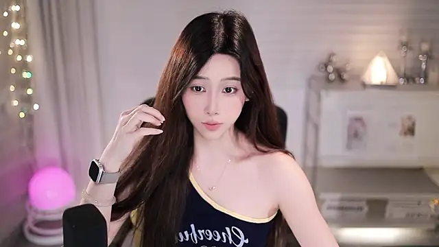 Snapshot of SleepArtist chatting on 05-19-26, 06:20 SleepArtist online show from 05-19-26, 06:20