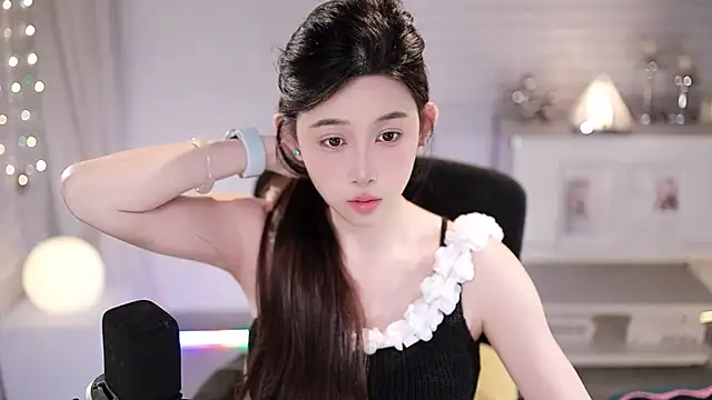 Snapshot of SleepArtist chatting on 07-23-26, 02:37 SleepArtist online show from 07-23-26, 02:37