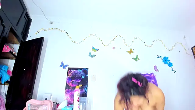 Emily Coper18 online show from 02-17-25, 05:32