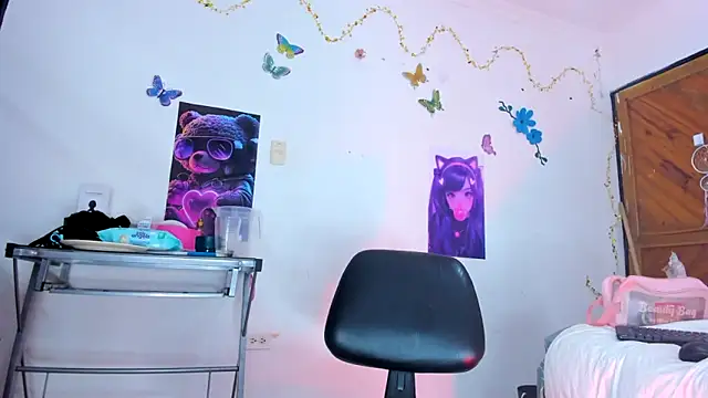 Emily Coper18 online show from 02-18-25, 01:00