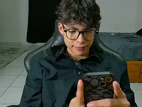 Snapshot of Jacotnk chatting on 10-01-25, 05:13 Jacotnk online show from 10-01-25, 05:13