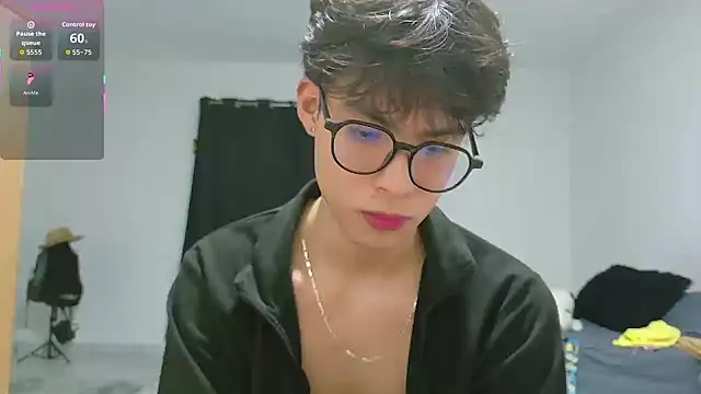 Snapshot of Jacotnk chatting on 10-09-25, 04:32 Jacotnk online show from 10-09-25, 04:32