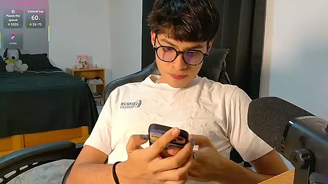 Snapshot of Jacotnk chatting on 11-25-25, 03:50 Jacotnk online show from 11-25-25, 03:50