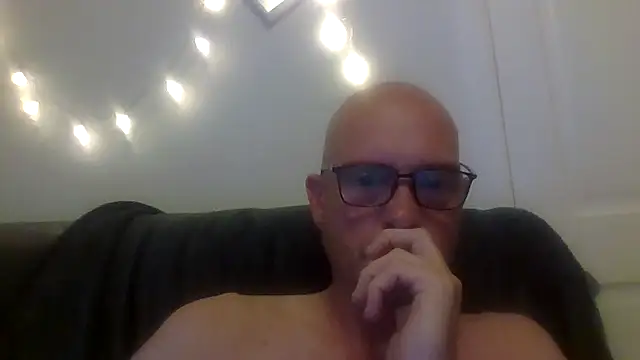 Snapshot of mrtickle0025 chatting on 05-29-26, 05:27 mrtickle0025 online show from 05-29-26, 05:27
