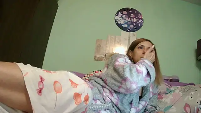 Snapshot of SexyGioconda chatting on 06-12-26, 10:36 SexyGioconda online show from 06-12-26, 10:36