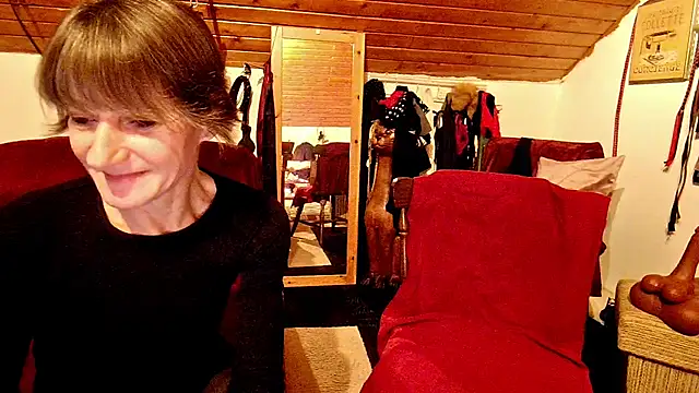 Hot Colettte online show from 01-11-26, 03:22