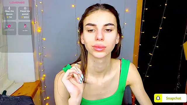 Snapshot of EmmyGreans chatting on 01-25-25, 07:06 EmmyGreans online show from 01-25-25, 07:06