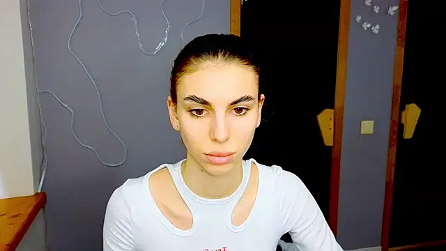 Snapshot of EmmyGreans chatting on 02-04-25, 12:55 EmmyGreans online show from 02-04-25, 12:55