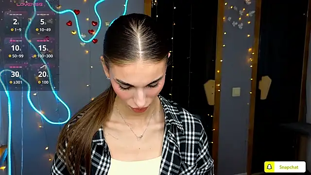 Snapshot of EmmyGreans chatting on 09-25-25, 11:36 EmmyGreans online show from 09-25-25, 11:36