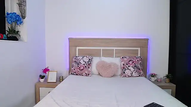 AylinRoss online show from 12-17-25, 08:37