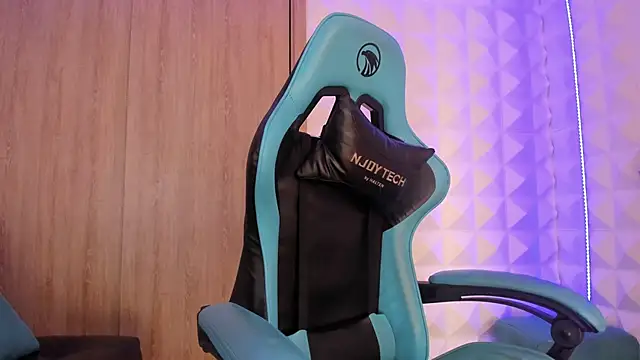 Snapshot of Jendralevis chatting on 02-18-26, 08:05 Jendralevis online show from 02-18-26, 08:05