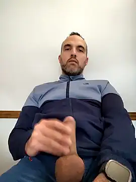 leon3875 online show from 11-18-25, 03:27