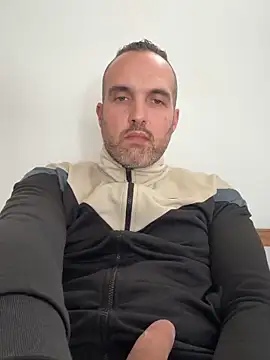 leon3875 online show from 05-19-26, 03:40