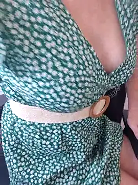 PetiteBrunette4 online show from 05-26-26, 02:35