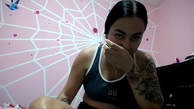 Snapshot of Gisella_chaud chatting on 11-18-25, 04:33 Gisella chaud online show from 11-18-25, 04:33